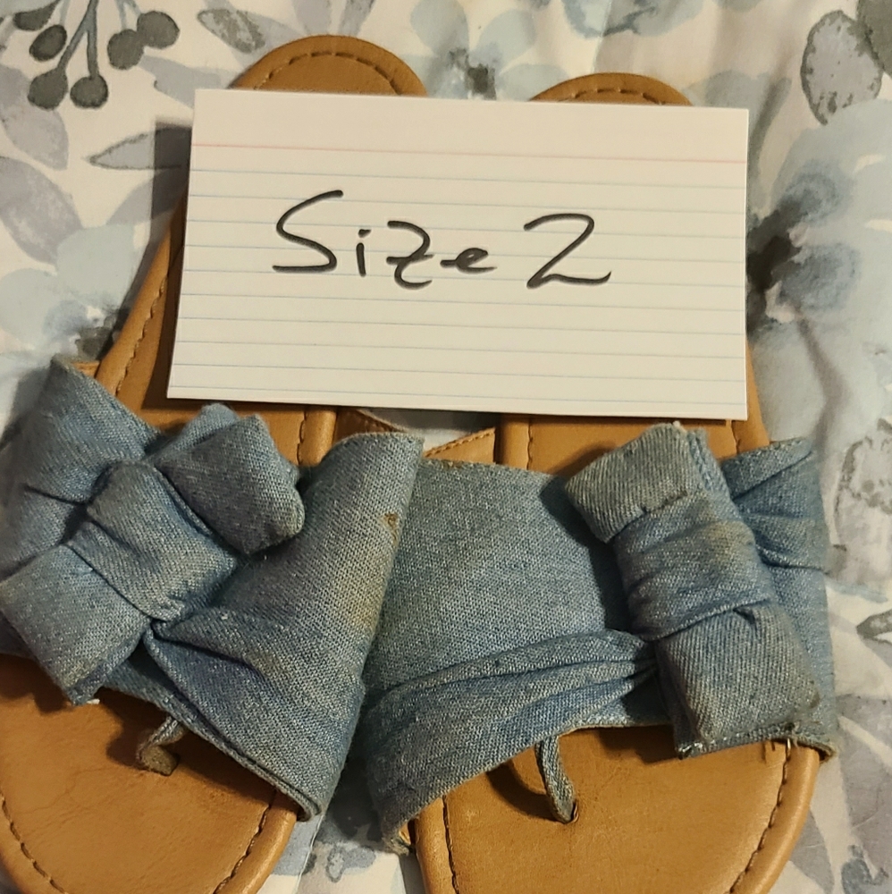 Girls shoes